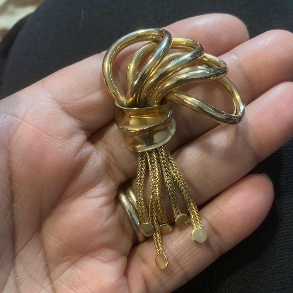 Vintage Gold Tone Tassel Brooch